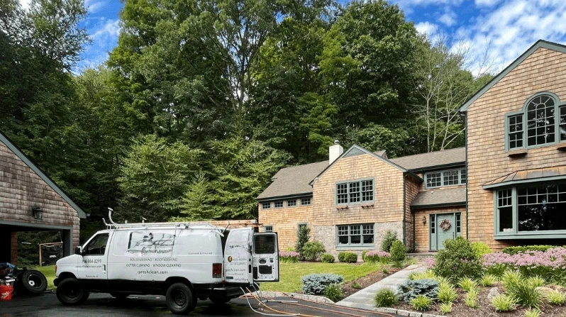 East Cleveland Power Washing power washing crew working in Shaker Heights, OH
